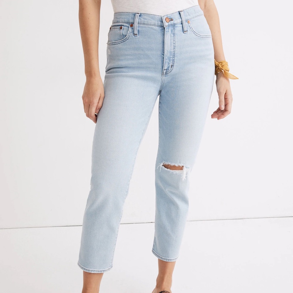Madewell Mid-Rise Classic Straight Jeans in Wellingford Wash: Knee-Rip Edition
